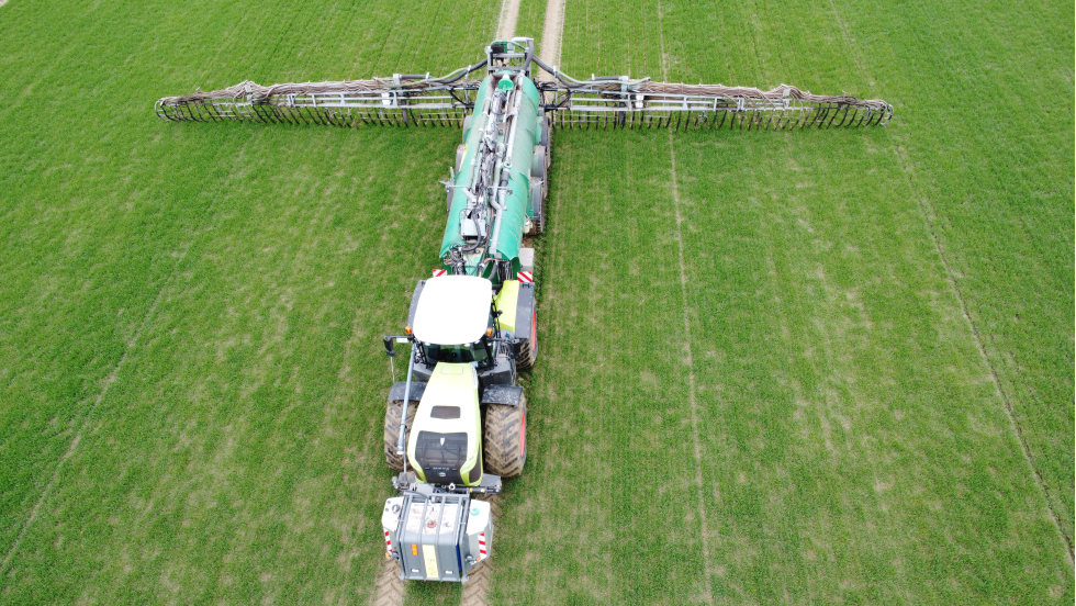 Die Ausbringungstechnik für angesäuerte Wirtschaftsdünger im Praxiseinsatz auf dem Feld